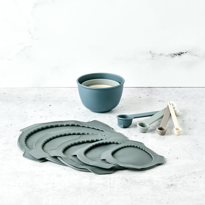 Measuring Duo and Lids Accessories Bundle